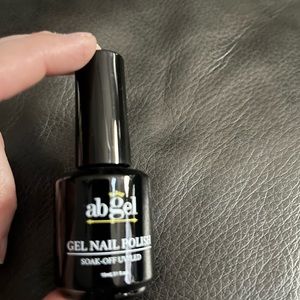 Gel nail polish soak off